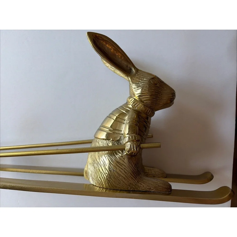 Vintage Anthropologie bunny skiing Rare bottle‎ holder metal unique rabbit